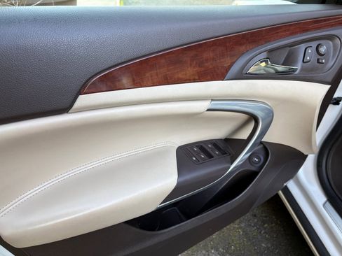 Used 2016 Buick Regal Premium w/ Driver Confidence Package #2 image 17