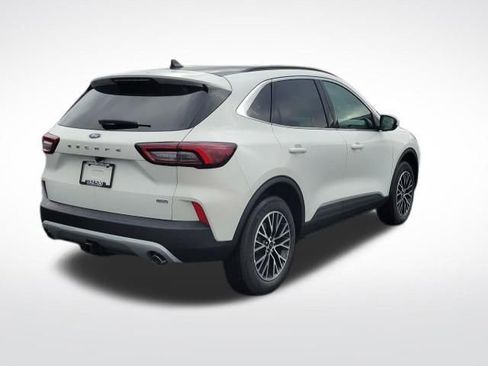 New 2026 Ford Escape SE w/ Class II Trailer Tow Package image 8