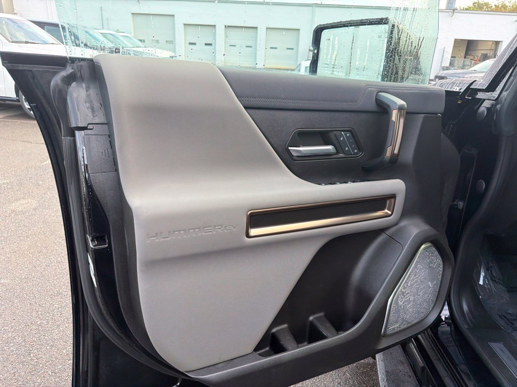 Used 2025 GMC Hummer EV 3X w/ LPO, Sport Package AWD/4WD image 11