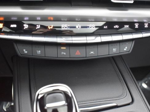 Certified 2025 Cadillac XT4 Sport image 17