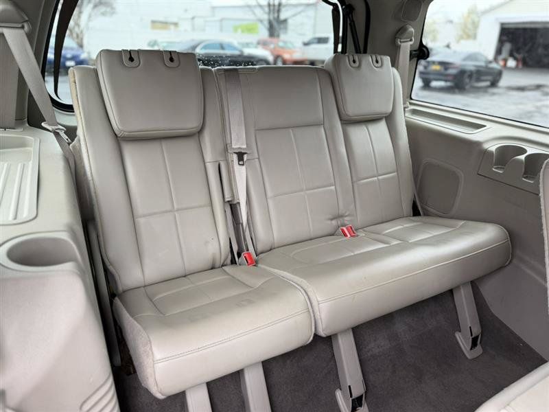 Used 2010 Lincoln Navigator 4WD image 19