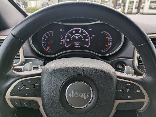 Used 2017 Jeep Grand Cherokee Limited AWD/4WD image 26