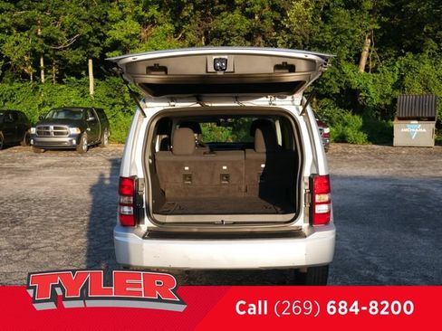 Used 2012 Jeep Liberty Sport w/ Popular Equipment Group AWD/4WD image 16