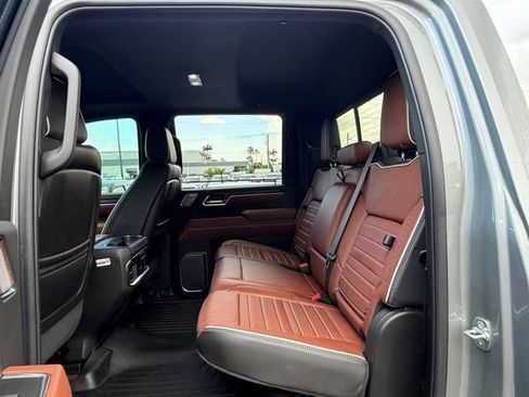 Used 2025 GMC Sierra 3500 Denali Ultimate AWD/4WD image 15