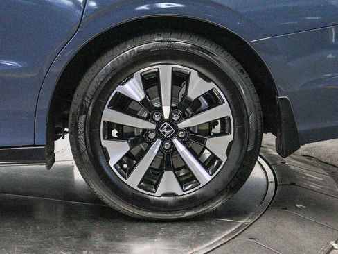 Used 2025 Honda Odyssey EX-L image 10