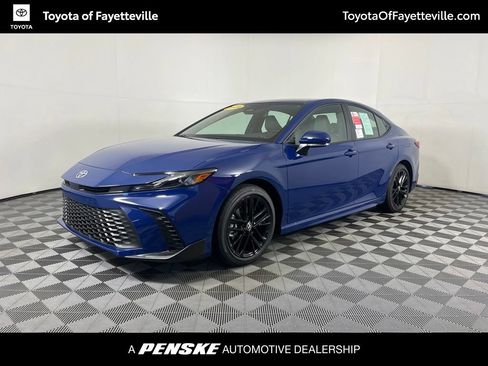 Used 2026 Toyota Camry SE w/ Convenience Package FWD image 1