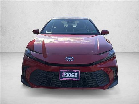 Used 2025 Toyota Camry SE image 2