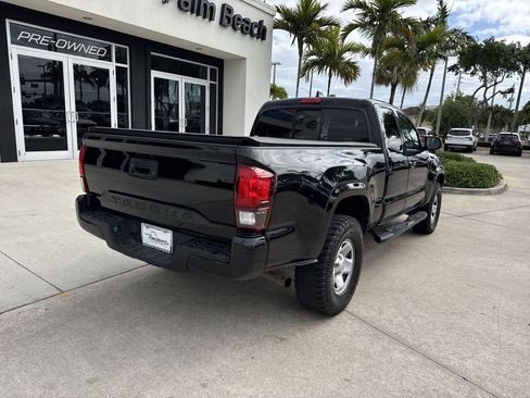 Used 2021 Toyota Tacoma SR w/ SR Convenience Package RWD image 3