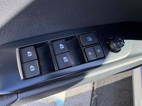 Used 2018 Toyota Camry LE image 31