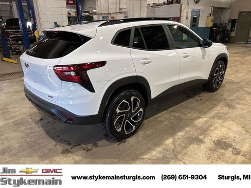 New 2026 Chevrolet Trax RS w/ Sunroof Package image 10