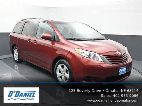 Used 2017 Toyota Sienna LE FWD image 8