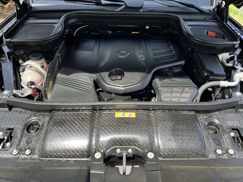 Certified 2025 Mercedes-Benz GLS 450 4MATIC image 36