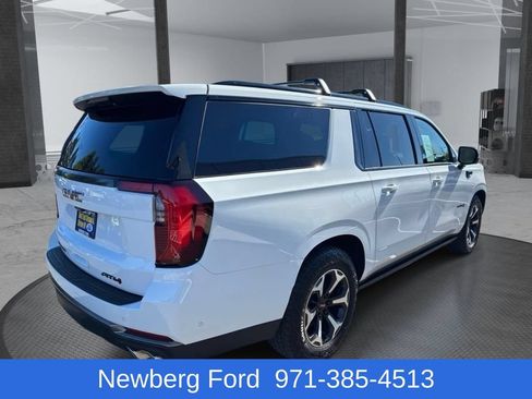 Used 2025 GMC Yukon XL AT4 Ultimate w/ LPO, AT4 Appearance Package AWD/4WD image 5