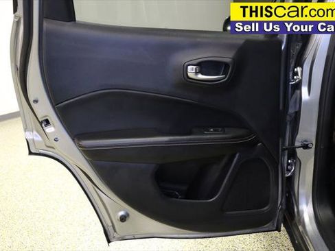 Used 2018 Jeep Compass Latitude w/ Popular Equipment Group image 26