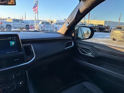 Used 2024 Chevrolet Tahoe Z71 w/ Luxury Package AWD/4WD image 39