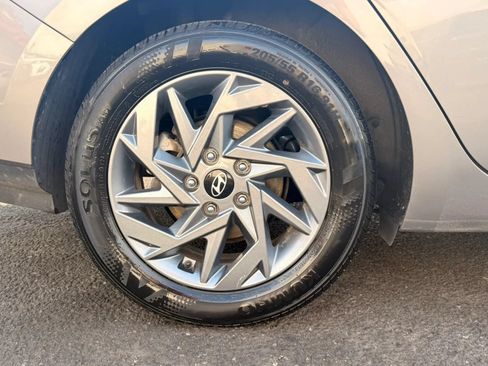Used 2024 Hyundai Elantra SEL FWD image 29