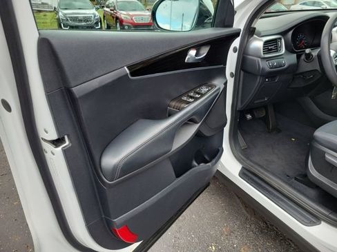 Certified 2020 Kia Sorento LX FWD image 7