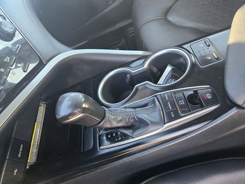 Certified 2020 Toyota Camry XSE FWD image 16