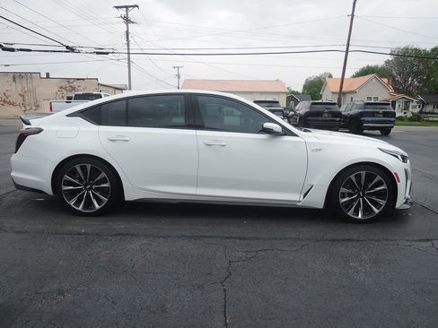 Used 2024 Cadillac CT5 V Blackwing w/ Carbon Fiber Package 2 RWD image 2