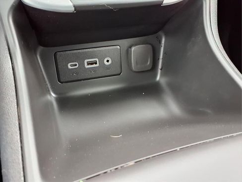 Used 2024 GMC Terrain SLE w/ Driver Convenience Package image 12