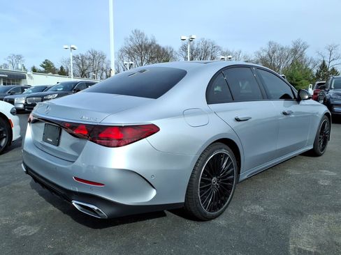 Used 2024 Mercedes-Benz E 350 4MATIC Sedan image 7