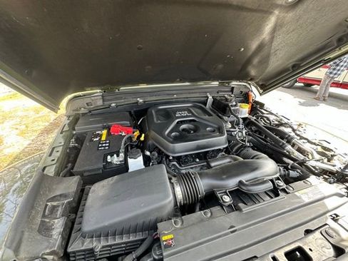 Used 2023 Jeep Wrangler Unlimited Sahara w/ Cold Weather Group image 15