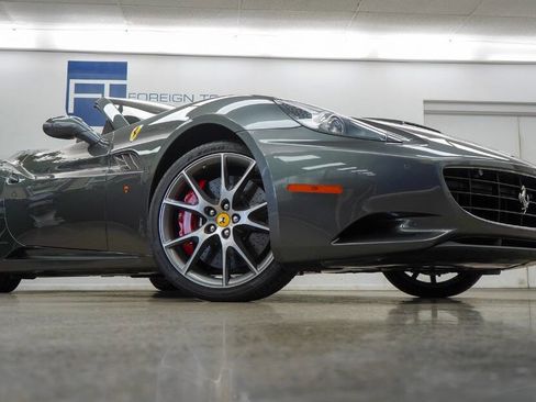 Used 2011 Ferrari California image 57