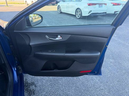 Used 2020 Kia Forte LXS FWD image 19