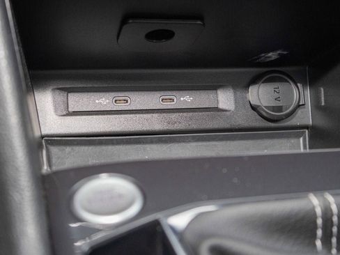 Used 2024 Volkswagen Tiguan SE R-Line image 24