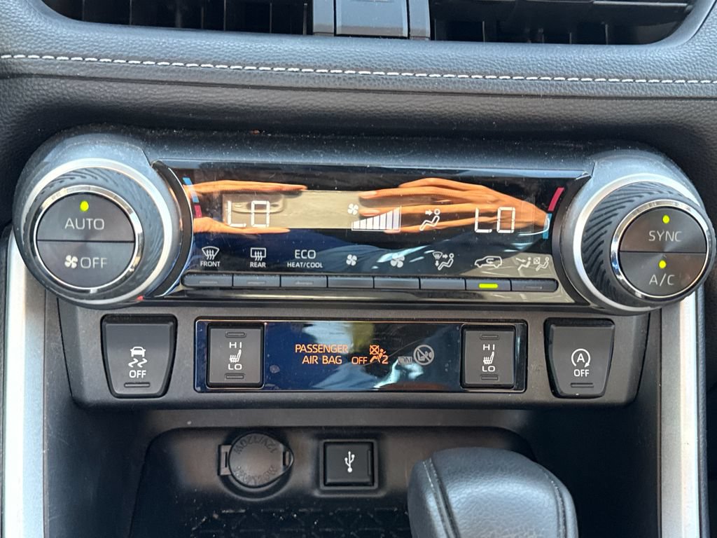 Used 2021 Toyota RAV4 XLE w/ XLE Grade Weather Package AWD/4WD image 24
