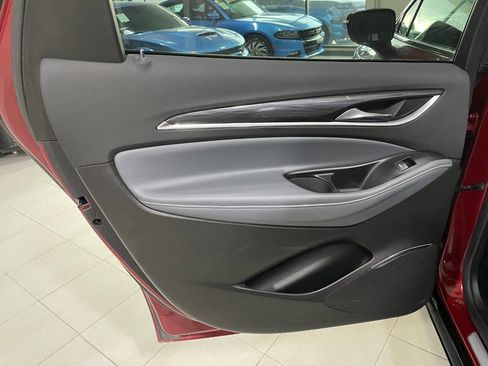 Used 2018 Buick Enclave Essence image 19