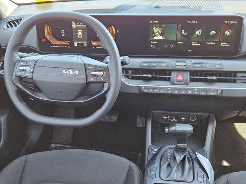New 2026 Kia K4 FWD image 24