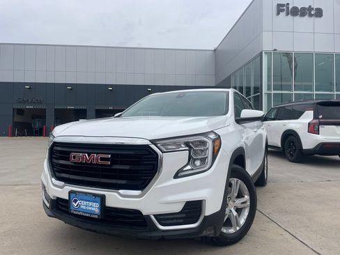 Used 2024 GMC Terrain SLE w/ LPO, Floor Liner Package FWD image 1