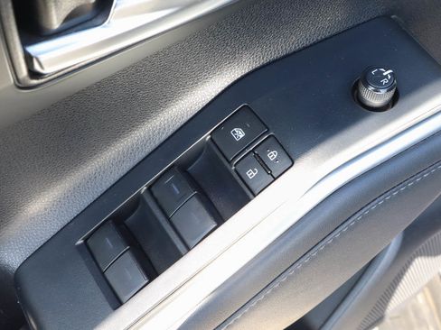 Used 2022 Toyota Highlander XLE image 15