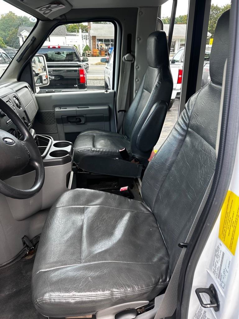 Used 2015 Ford E-350 and Econoline 350 Super Duty RWD image 9