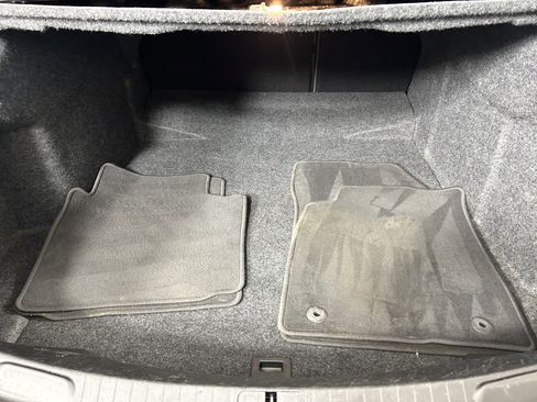 Used 2018 Chevrolet Impala LT image 25