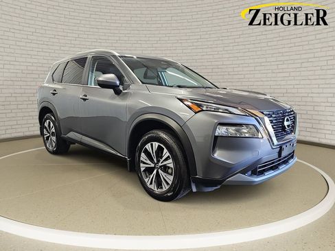Used 2023 Nissan Rogue SV w/ SV Premium B Package AWD/4WD image 3