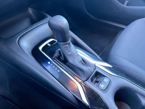 Used 2022 Toyota Corolla LE image 20
