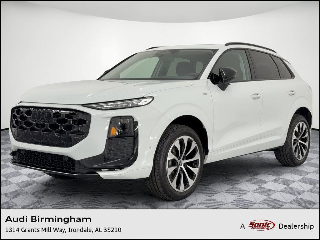 Used 2026 Audi Q3 quattro 2.0T w/ Driver Assistance Package AWD/4WD image 1
