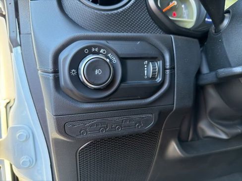 Used 2024 Jeep Wrangler Unlimited Rubicon image 12