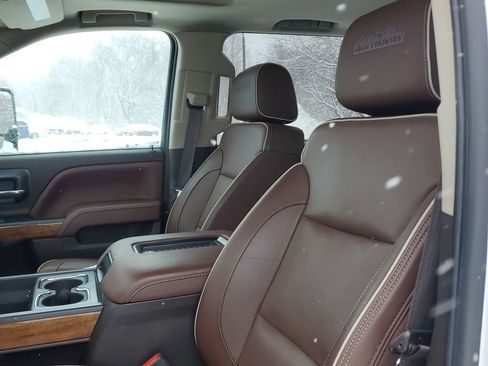 Used 2019 Chevrolet Silverado 2500 High Country image 15