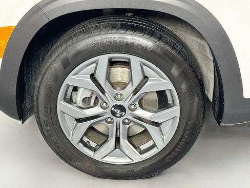 Used 2024 Kia Seltos S AWD/4WD image 30
