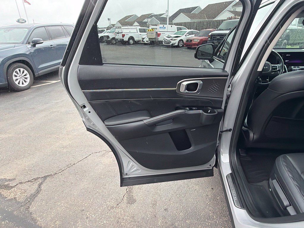 Used 2022 Kia Sorento SX FWD image 25