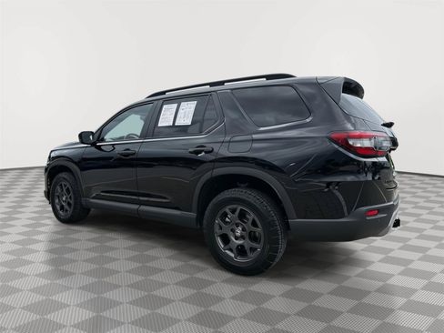 Certified 2025 Honda Pilot TrailSport image 4