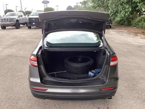 Used 2020 Ford Fusion SE FWD image 9