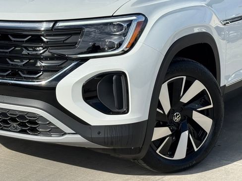 New 2026 Volkswagen Atlas Cross Sport SEL AWD/4WD image 2
