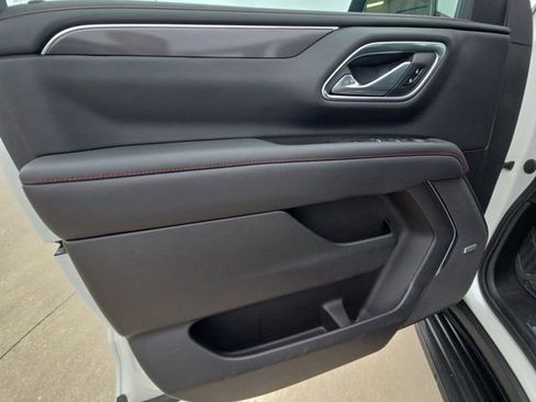 Used 2022 Chevrolet Suburban RST w/ Sport Performance Package image 4