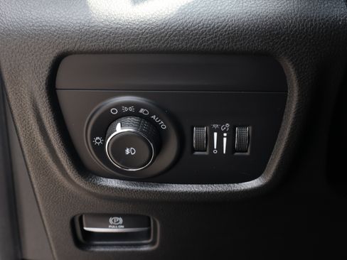 Used 2022 Jeep Grand Cherokee L Limited AWD/4WD image 26