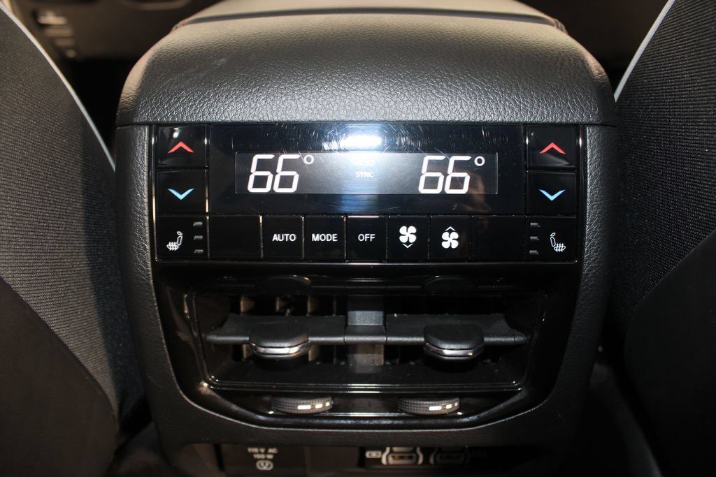 Used 2025 Jeep Grand Cherokee Summit w/ Obsidian Package AWD/4WD image 20