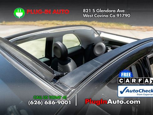 Used 2012 FIAT 500 Lounge w/ Luxury Leather Pkg FWD image 9
